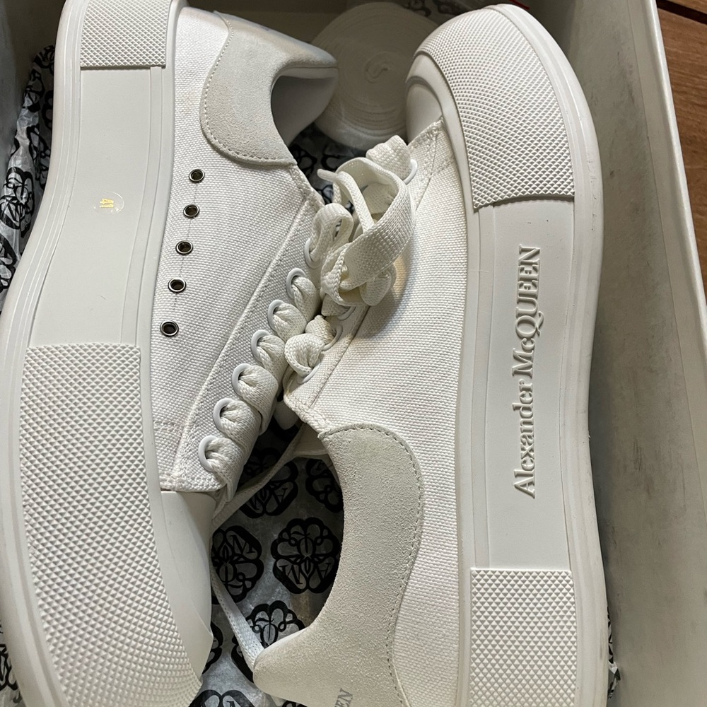 Alexander McQueen White Men's Sneakers - Picture 12 of 16